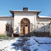 EȘEC  Fostul penitenciar de la Râmnicu Sărat se năruie, deși de șase ani așteaptă să devină muzeu. Este nevoie de circa 50 de milioane de lei pentru transformarea fostului punct de represiune în memorial