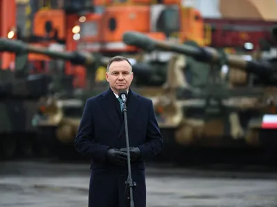 Fostul preşedinte al Poloniei, Andrzej Duda, la livrarea de către Hanwha a unor tancuri K2, dar şi a unor obuziere K9 - Foto: Profimedia Images (Imagine cu caracter ilustrativ)