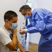 România, codașă la vaccinarea anti-COVID a elevilor: 12%. Ungaria - 27%; Franța – 40%; Italia – 35% / Ro Vaccinare