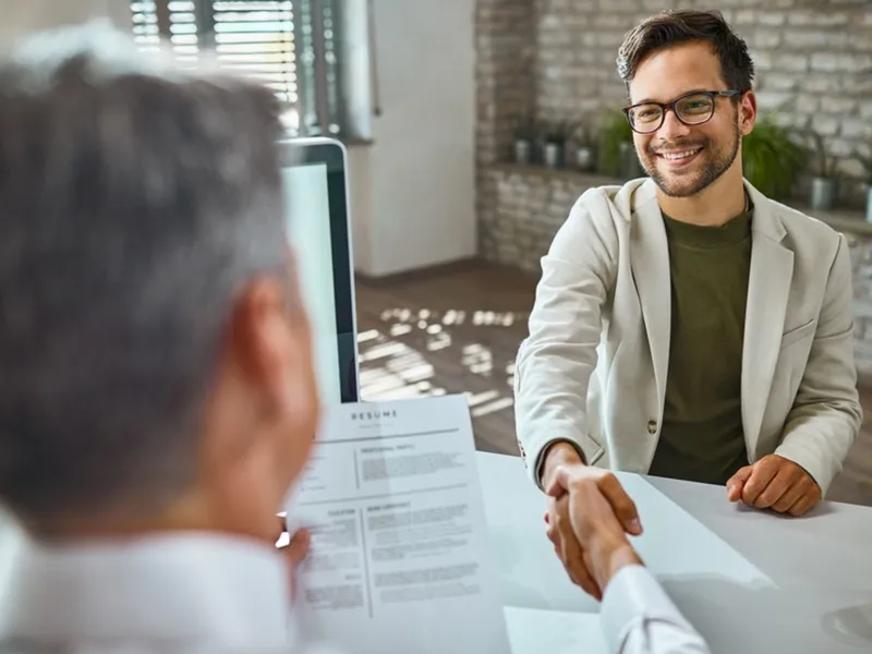 Românii sunt nemulţumiţi de salariul lor actual, pe fondul inflaţiei şi vor un job nou Foto: news.ro (fotografie cu rol ilustrativ)