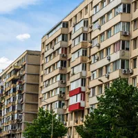 Amendă de 5000 lei pentru ieșenii care stau la bloc și au geamuri și balcoane. Ce NU au voie să facă - Foto: Istock / imagine cu rol ilustrativ