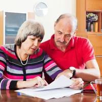OFICIAL Câți bani trebuie să plătească pensionarii ca să primească adeverința cu pensia recalculată?  - Foto: Freepik