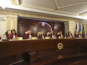 CCR susține că judecătorii care își încheie mandatul în acest an nu au cerut prime de 180.000 de lei fiecare