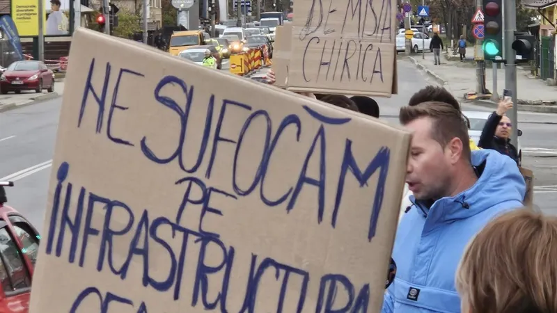 Protest într-un oraș mare din țară din cauza infrastructurii. Oamenii cer demisia primarului - Foto: FB Aurel Dobașu