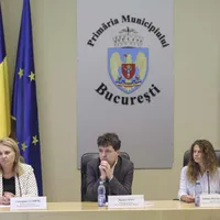 Conducerile PNL şi PSD se întâlnesc cu consilierii municipali, pentru şedinţa CGMB pe buget - Foto: INQUAM PHOTOS / Sabin Cirstoveanu