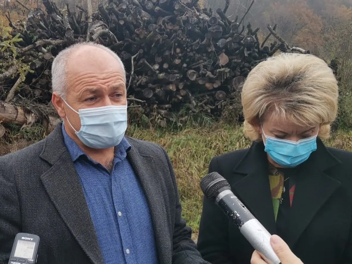 Președintele CJ Caras Sverin, Romeo Dunca, și managerul SJU Reșița, Alina Stancovici Foto: resita.ro