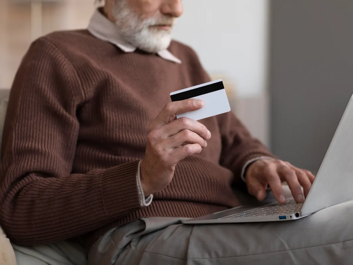 Pensionar îngrijorat la pensie - Foto: Freepik