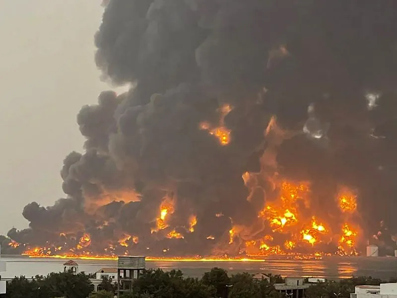 Israelul lovește ținte houthi în Yemen. Atacuri asupra a trei porturi și a unei centrale electrice - Foto: Profimedia images - Caracter ilustrativ