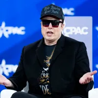 Musk, care luptă contra migrației în SUA, e din Africa de Sud. Conservator, are 13 copii cu 4 femei - Foto: Profimedia images