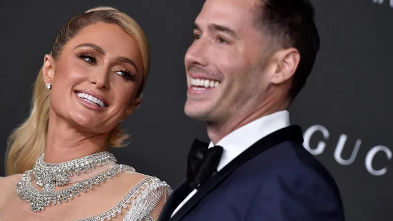 Paris Hilton i-a spus „Da” lui Carter Reum într-o rochie de milioane. / Foto: news.fox-24.com