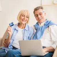 Când intră pensie pe card în octombrie: vineri sau luni? Care pensionari primesc 100 lei în plus? - Foto: Freepik