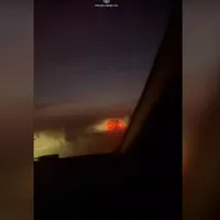 Un șofer de 20 ani a fugit de poliție pe șosea și pe câmp. Motivul? Fără permis, numere false - Foto: captură video