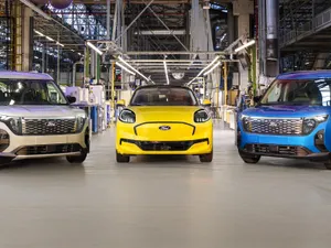 Ford Otosan Craiova livrează primele vehicule electrice fabricate în România - Foto: Facebook / Ford România