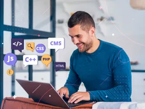 Bărbat care stă pe pc  Foto: Freepik (rol ilustrativ)