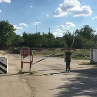 Două grenade, aruncate cu drona în curtea unității de rezervă de menținere a păcii din Tiraspol. / Foto: tv8.md