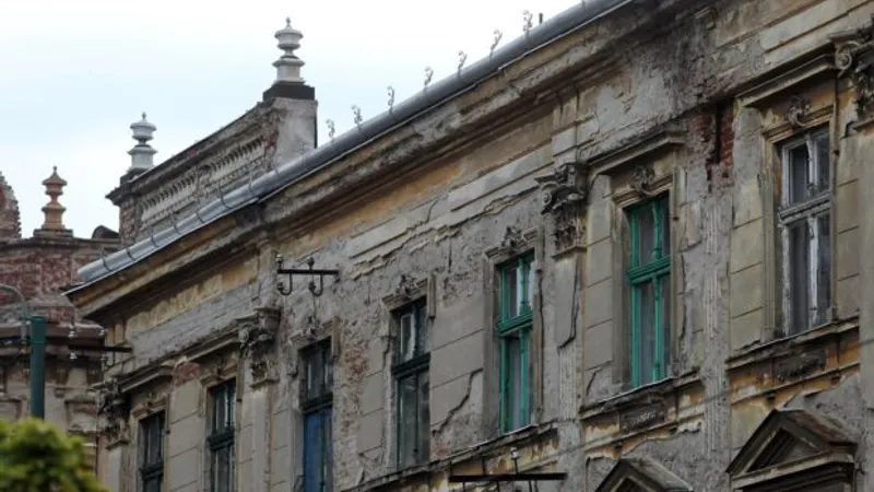 Clădire din Piața Traian din Timișoara. Foto Express de Banat