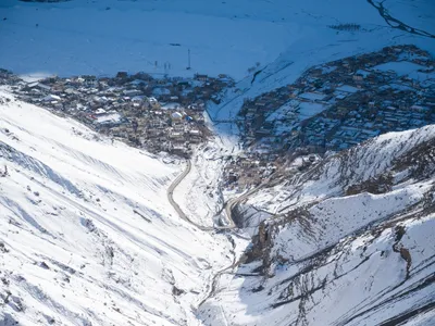 Mergi la munte în weekend? Atenție, e risc mare de avalanşă - Foto: Freepik (imagine cu rol ilustrativ)