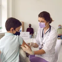Vaccinul antigripal a ajuns în farmacii. Cât costă, cine ar trebui să se vaccineze și când? - Foto: Profimedia images