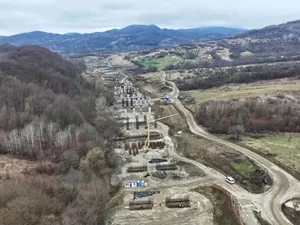 Cum arată autostrada Curtea de Argeș-Tigveni cu un tunel de 1.300 m prin munte. Gata în 2026? - Foto: captură video