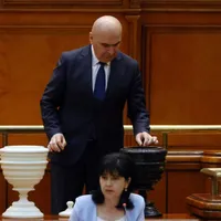 Ilie Bolojan, la votul de învestitură - Foto: Profimedia Images