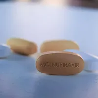 Antiviralul oral Molnupiravir reduce riscul de deces cu 50% /foto: yahoo