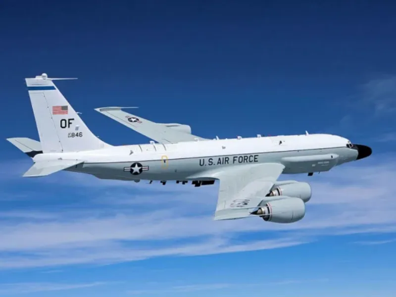 Avionul RC-135W Rivet Joint din dotarea for'elor armate americane/ Foto: USAF