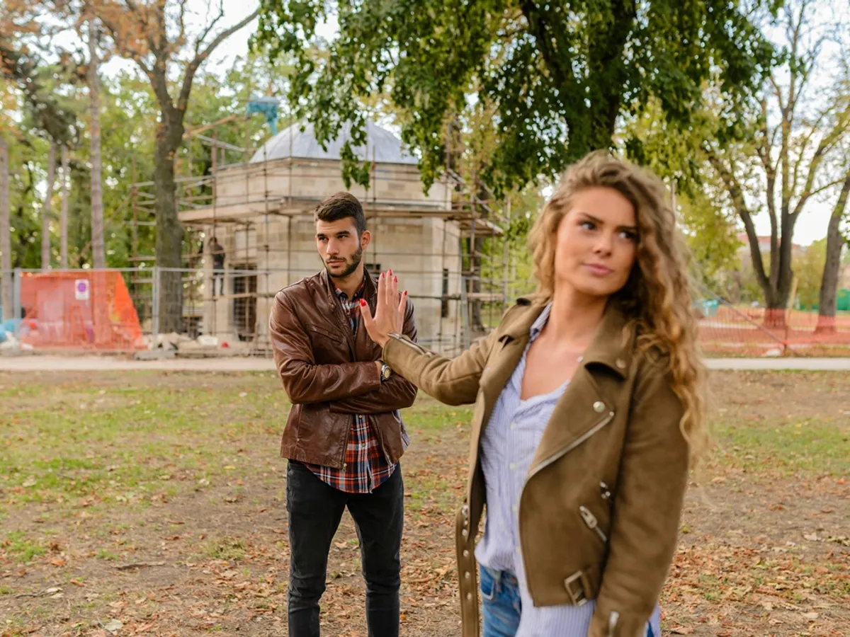 Ce să faci dacă fostul partener de viață și-a refăcut viața alături de cineva pe care urăști> FOTO - Pexels(imagine cu rol ilustrativ)