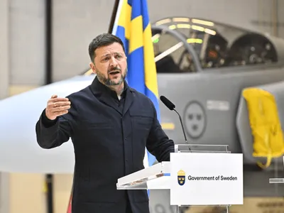 Zelenski și-a schimbat aeroportul de plecare pentru vizitele externe. Liderul ucrainean a utilizat pentru prima dată aeroportul din Chișinău nu pe cel din Polonia