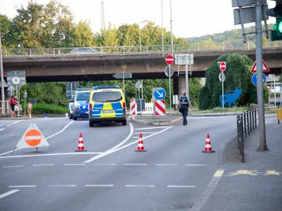 Un poliţist a fost ucis cu arma din dotare de un hoţ, la o benzinărie. Unde s-a întâmplat - Foto: Profimedia Images