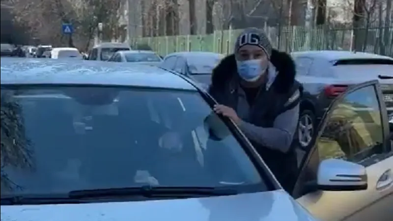 Interlopul Bloju, cel care a lovit intenționat cu mașina un cărucior cu un bebeluș, a fost condamnat Foto: Facebook