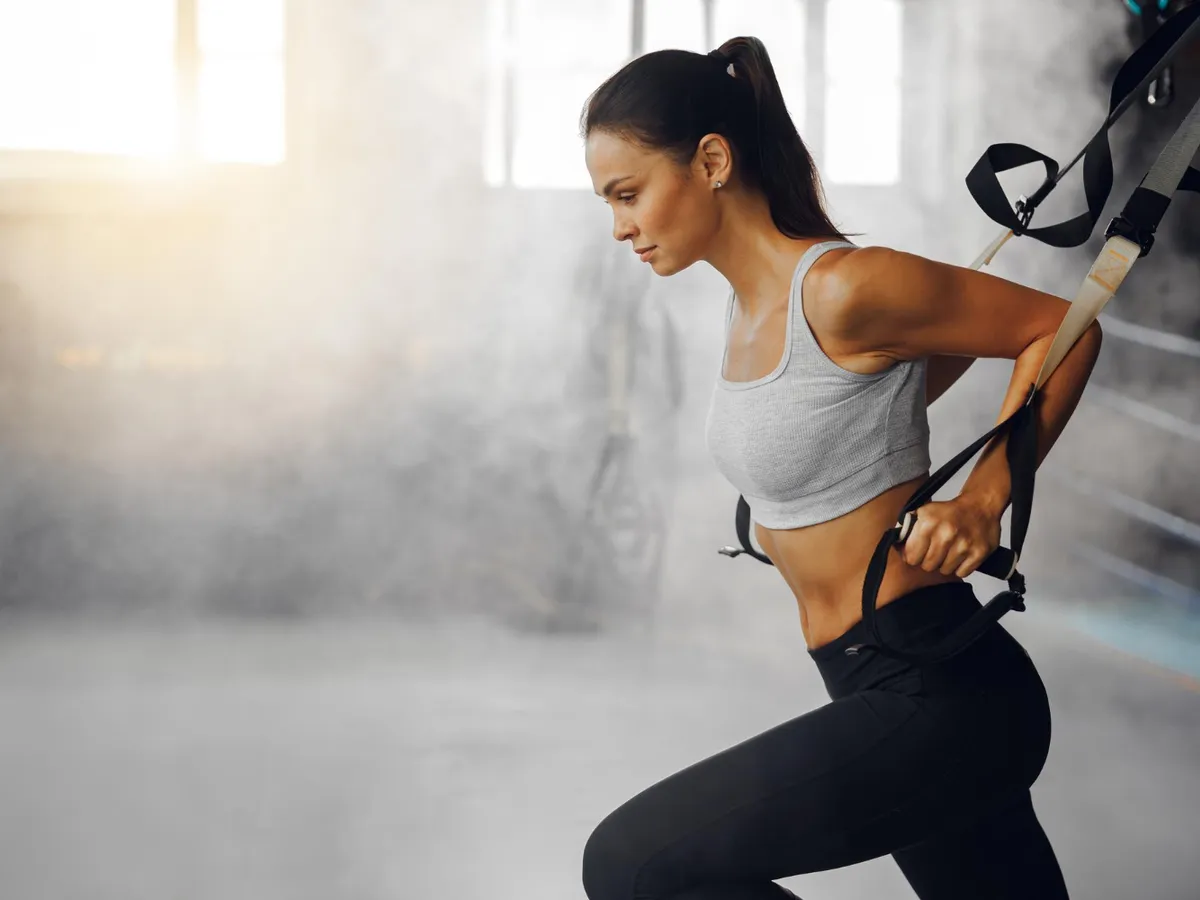 Femeie la sală - Foto: Freepik