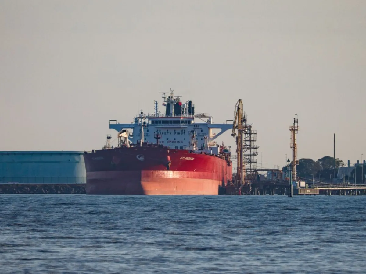 Petrolierul STI Madison este andocat la Fellbrand Pier, în Melbourne, Australia - Foto: Profimedia Images