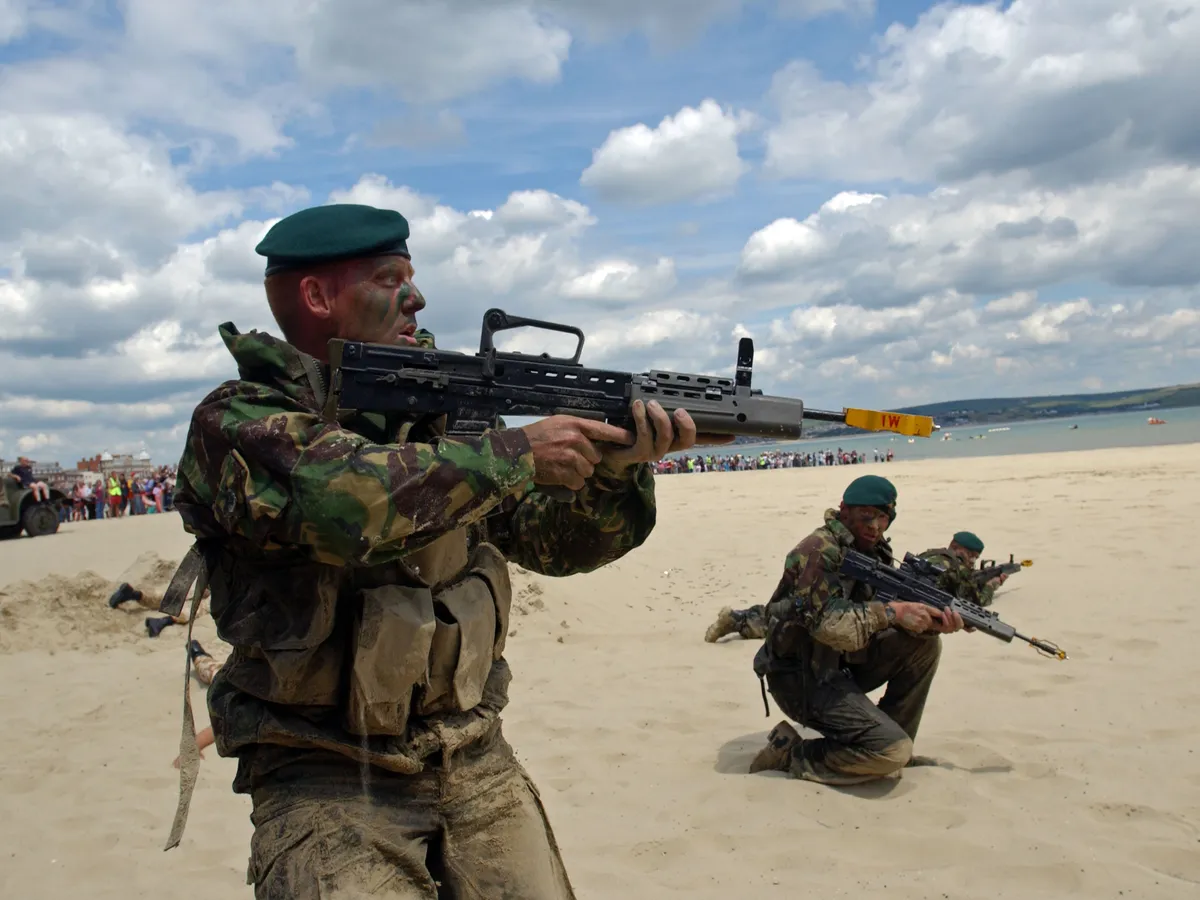 Europa se pregătește în tăcere de război: Apar buncăre, armata obligatorie. 8000.000 soldați NATO lângă Rusia