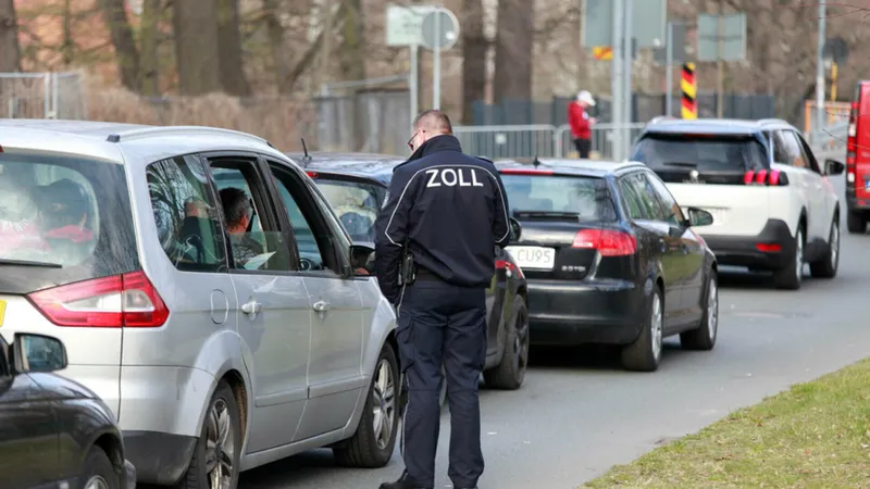 Ce au descoperit autoritățile germane în mașina unui român? Valorează 150.000 de euro