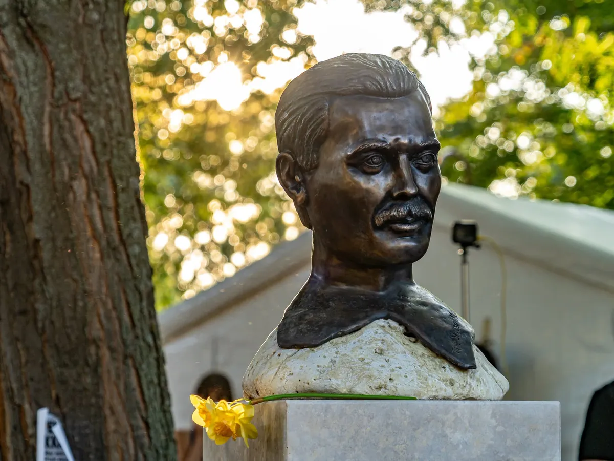 Statuia lui Freddie Mercury -  Foto: Balatonszemes 8636