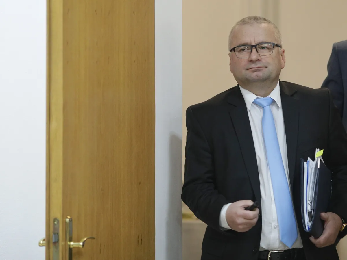 Fost șef DNA, 20.000 lei pensie specială, pensionat la 50 ani. Atac la Bolojan care a tăiat pensiile speciale