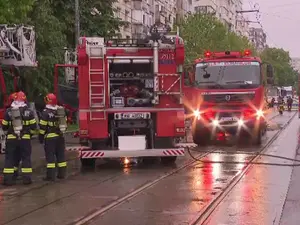 Persoane rănite după ce un apartament a luat foc. Un bloc întreg a fost evacuat - Foto: ISU