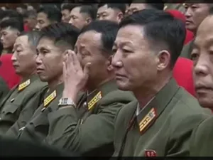 Fruntașii lui Kim Jong-un plâng când află că acesta a avut Covid/foto: captură video