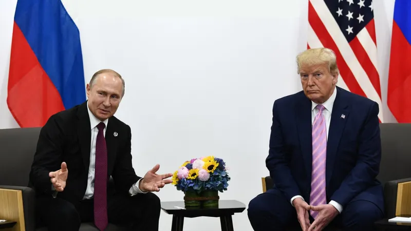 Trump, turnat de doi foști spioni ruși: Ai fost recrutat de KGB în 1987 sub numele de cod "Krasnov" - Foto: Profimedia images