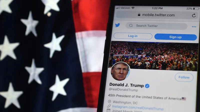 Contul de Twitter al lui Donald Trump / Foto: Mediafax