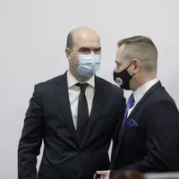 Vlad Florentin Drinceanu si Cosmin Constantin Barbalau, consilieri PSD, participa la sedinta de consiliu local la primaria sectorului 4 din Bucuresti, / Inquam Photos / George Călin