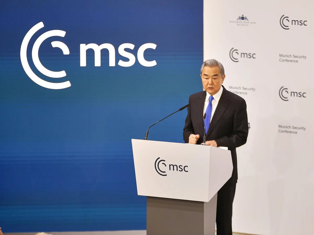 Ministrul de externe al Chinei, Wang Yi îndeamnă Europa să se implice direct în negocierile pentru Ucraina