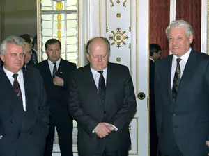 La 8 decembrie 1991, Președintele Rusiei, Președintele Ucrainei și Președintele Parlamentului Belarus au semnat un acord privind înființarea  CSI/foto: tass