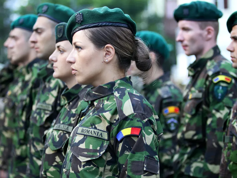 Tinerii până în 35 ani devin militari în termen în caz de război. Zilele de luptă se pun la pensie / FB