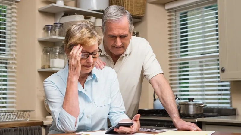 Care pensionari nu iau ajutorul de 400 lei la pensie în aprilie, deși au pensie sub 2.540 lei? Foto: Freepik (fotografie cu caracter ilustrativ)