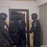 Cum au fost săltați trei traficanți de droguri? Vindeau heroină cu 50 de lei doza  - Foto: captură video