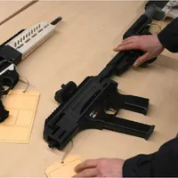 O rețea de tineri făcea arme letale cu imprimanta 3D Foto: newsinfrance.com