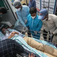 Guvernul indian nu a dorit să impună restricţii majore pentru a opri răspândirea virusului. / Foto: bbc.com