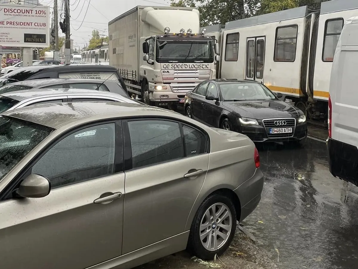 Aglomerație pe calea Giulești Foto: facebook/Sorin Zugravu
