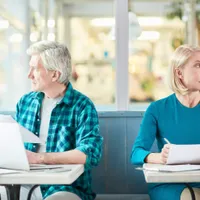Pensie crescută pentru cei cu grupe de muncă. Vârsta de pensionare, în funcție de ocupație. De când? - Foto: Freepik (rol ilustrativ)